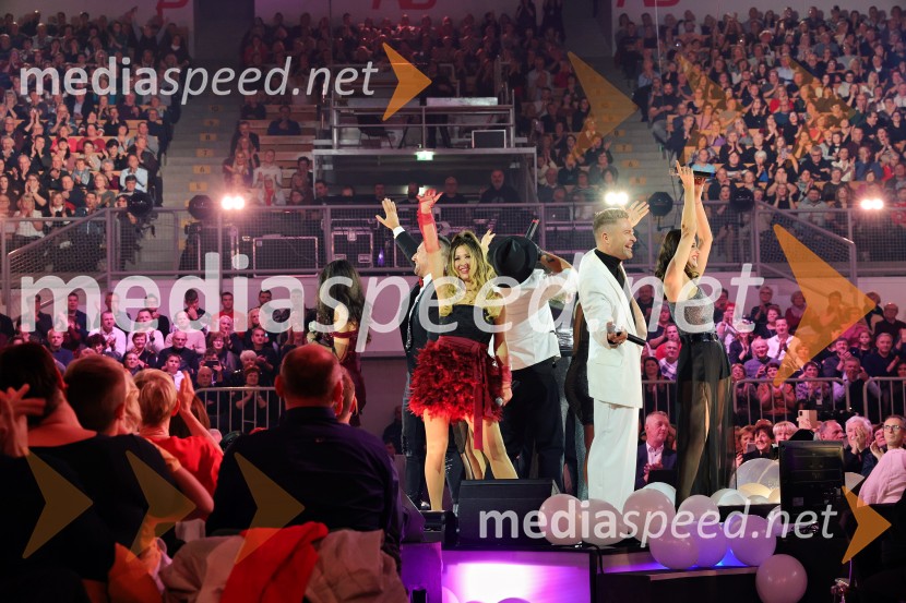  Natka Geržina, plesalka, Power DancersTradicionalni Silvestrski pozdrav v Mariboru