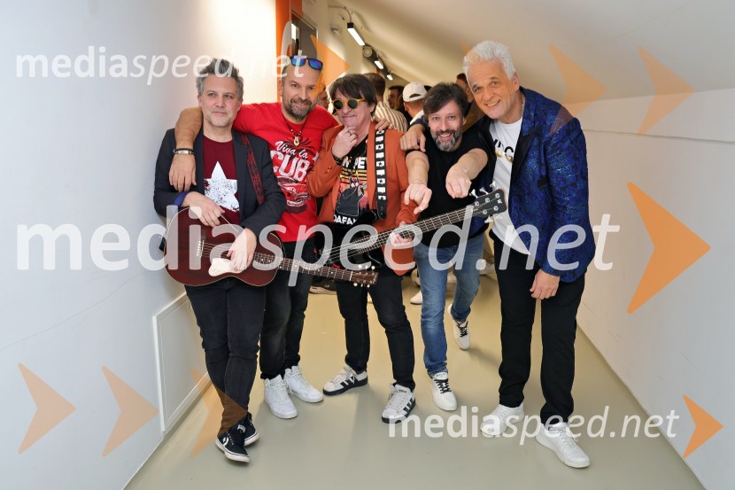  Dejan Dimec, glasbenik, član skupine Kingston;  Zvone Tomac, glasbenik, skupina Kingston;  Dare Kaurič, glasbenik, skupina Kingston;  Klemen Ogrizek, glasbenik, skupina Kingston;  Reno Čibej, pevec, skupina KingstonTradicionalni Silvestrski pozdrav v Mariboru