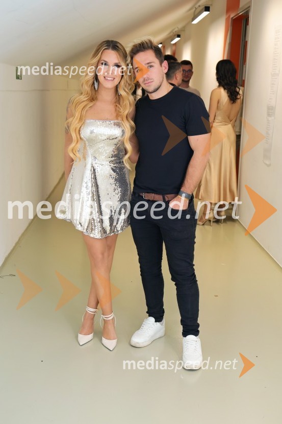  Nika Zorjan, pevka;  Rok Piletič, BQLTradicionalni Silvestrski pozdrav v Mariboru