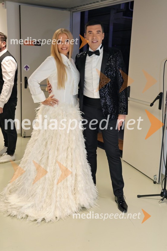  Helena Blagne, pevka;  Mario Galunič, TV voditeljTradicionalni Silvestrski pozdrav v Mariboru