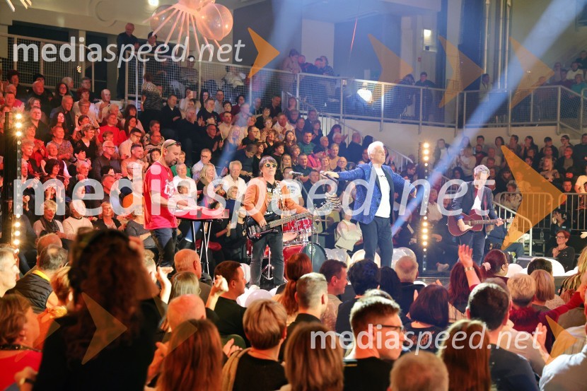  Zvone Tomac, glasbenik, skupina Kingston;  Dare Kaurič, glasbenik, skupina Kingston;  Reno Čibej, pevec, skupina Kingston;  Dejan Dimec, glasbenik, član skupine KingstonTradicionalni Silvestrski pozdrav v Mariboru