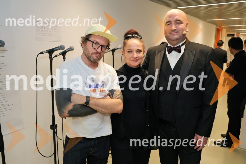   Igor Bračič - Sadež, glasbenik, skupina Slon in Sadež;  ... ;  ... Tradicionalni Silvestrski pozdrav v Mariboru