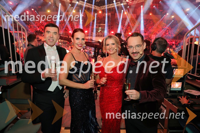  Mario Galunič, TV voditelj;  Lorella Flego, slovenska novinarka, modna urednica, televizijska moderatorka;  Jože Robežnik,  televizijski voditelj;  Bernarda Žarn, voditeljicaTradicionalni Silvestrski pozdrav v Mariboru