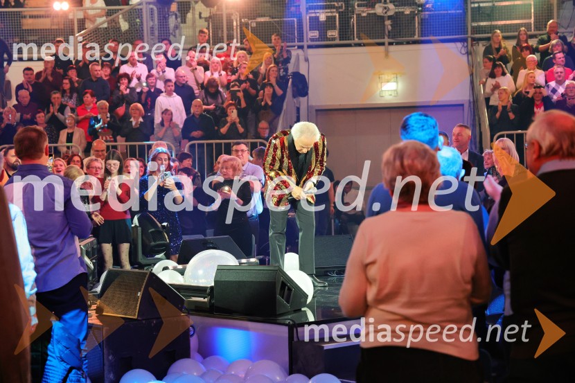  Alfi Nipič, pevecTradicionalni Silvestrski pozdrav v Mariboru