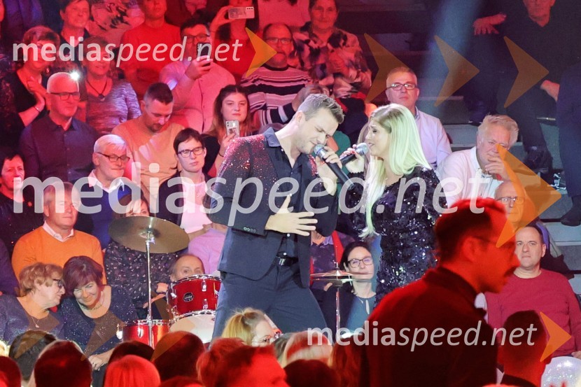  Luka Basi, pevec;  Nastja  Gabor, pevkaTradicionalni Silvestrski pozdrav v Mariboru