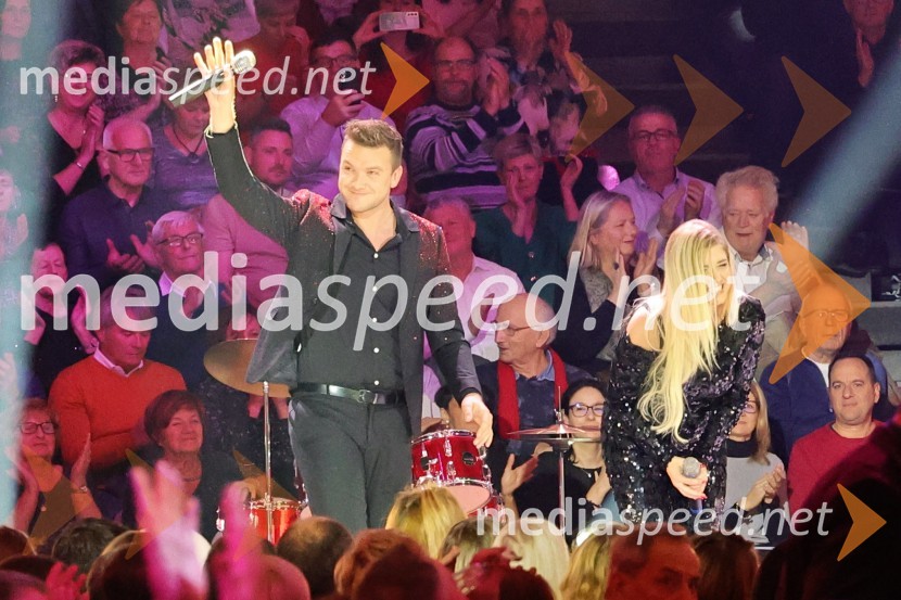  Luka Basi, pevec;  Nastja  Gabor, pevkaTradicionalni Silvestrski pozdrav v Mariboru