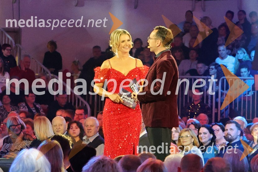  Bernarda Žarn, voditeljica;  Jože Robežnik,  televizijski voditeljTradicionalni Silvestrski pozdrav v Mariboru