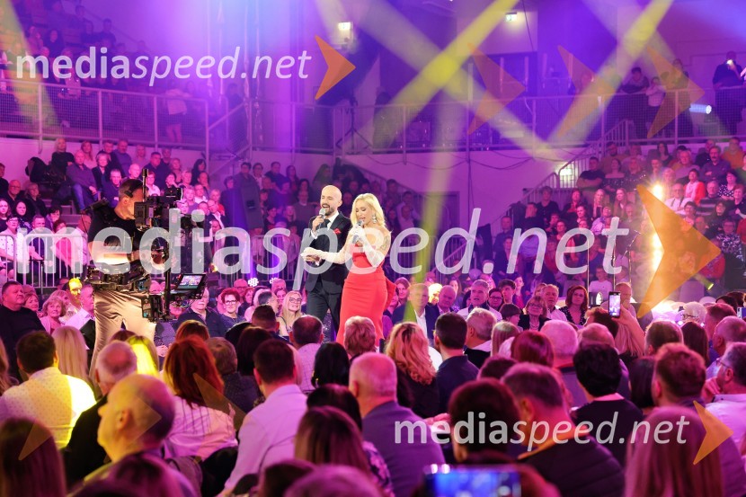  Matej Kocen, Skupina Kvatropirci;  Alja Omladič - Alya, pevkaTradicionalni Silvestrski pozdrav v Mariboru