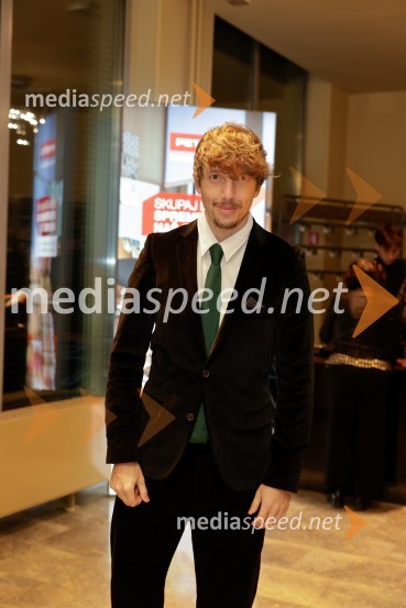  Aljoša Bagola, kreativni direktor, kolumnist, predavatelj in knjižni avtorTa veseli dan ali Matiček se ženi, premiera v MGL