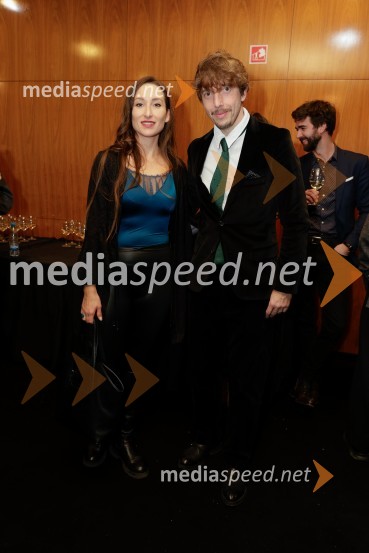  Gaja Višnar, igralka;  Aljoša Bagola, kreativni direktor, kolumnist, predavatelj in knjižni avtorTa veseli dan ali Matiček se ženi, premiera v MGL