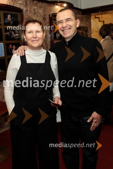  Carmen Urh, arhitektka, Urh arhitekti;  Bruno Urh, arhitekt, Urh arhitektiRazodetje, premiera, Prešernovo gledališče Kranj