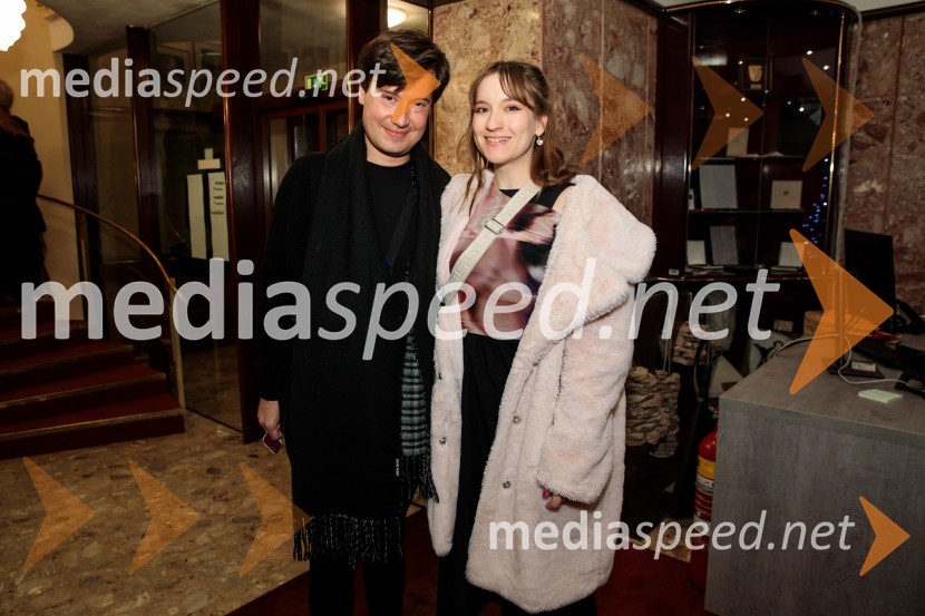  Mario Dragojević, igralec;  Eva Stražar, igralkaRazodetje, premiera, Prešernovo gledališče Kranj