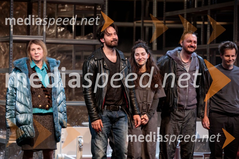  Darja Reichman, igralka;  Miha Rodman, igralec;  Živa Selan, igralka;  Blaž Setnikar, igralec;  Aljoša Ternovšek, igralecRazodetje, premiera, Prešernovo gledališče Kranj