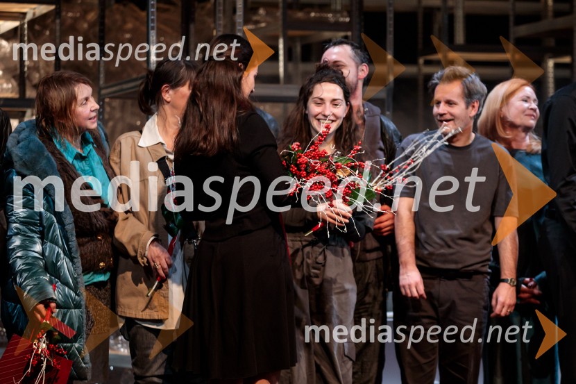  Darja Reichman, igralka;  Živa Selan, igralka;  Aljoša Ternovšek, igralec;  Vesna  Jevnikar, igralkaRazodetje, premiera, Prešernovo gledališče Kranj