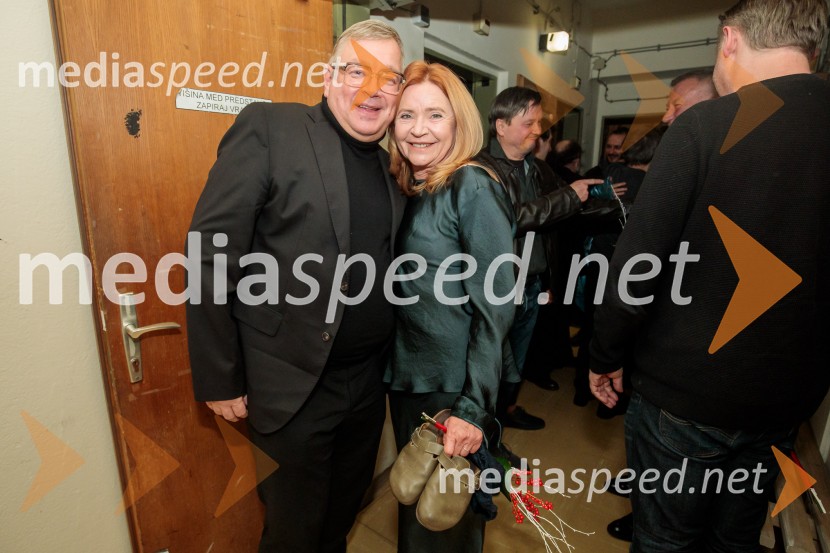  Vesna  Jevnikar, igralka;  Robert Waltl, direktor, Mini teaterRazodetje, premiera, Prešernovo gledališče Kranj