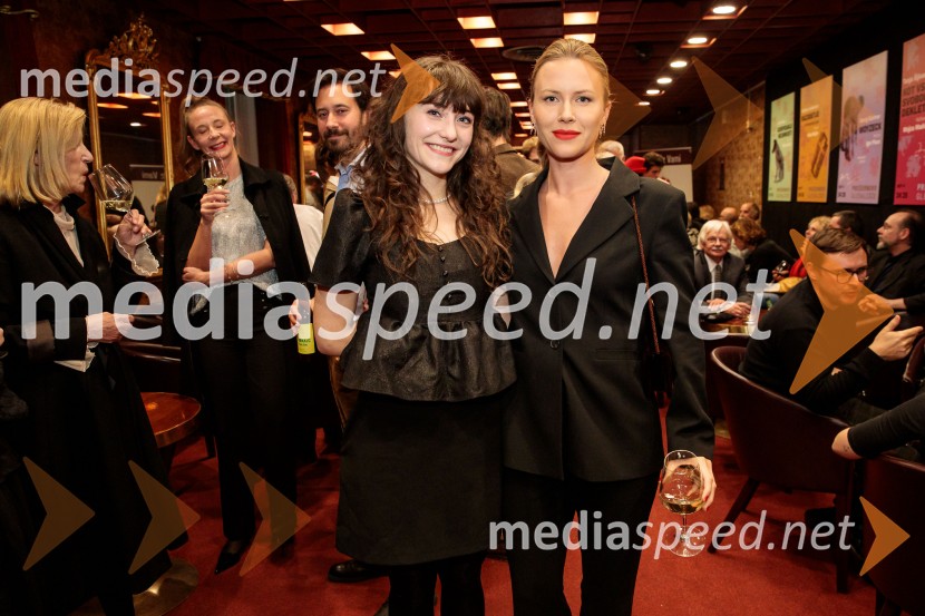  Živa Selan, igralka;  Paola Rodman, italijanistka in umetnostna zgodovinarkaRazodetje, premiera, Prešernovo gledališče Kranj