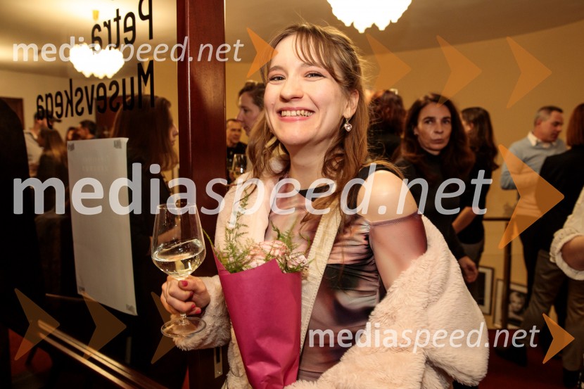  Eva Stražar, igralkaRazodetje, premiera, Prešernovo gledališče Kranj