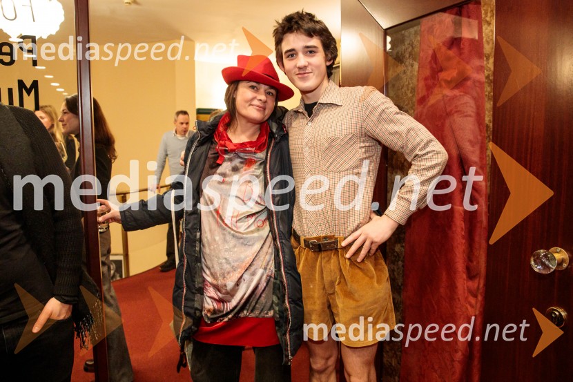  Pia Zemljič, igralka;  Voranc Mandić, igralecRazodetje, premiera, Prešernovo gledališče Kranj