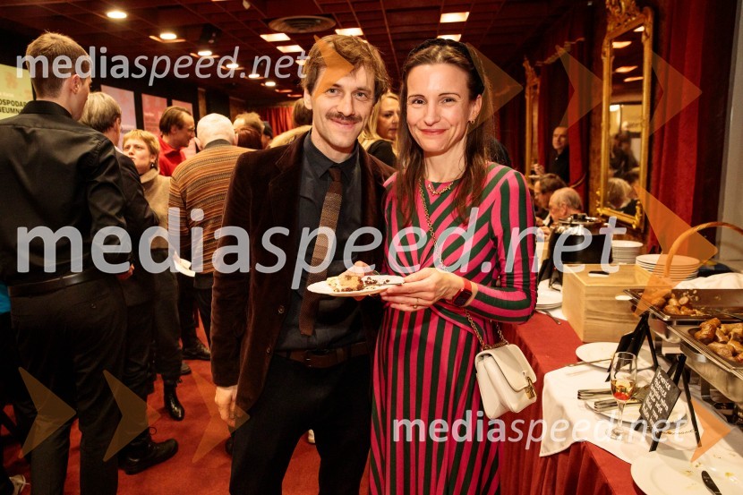  Rok Bozovičar, direktor, Prešernovo gledališče Kranj ;  ... Razodetje, premiera, Prešernovo gledališče Kranj