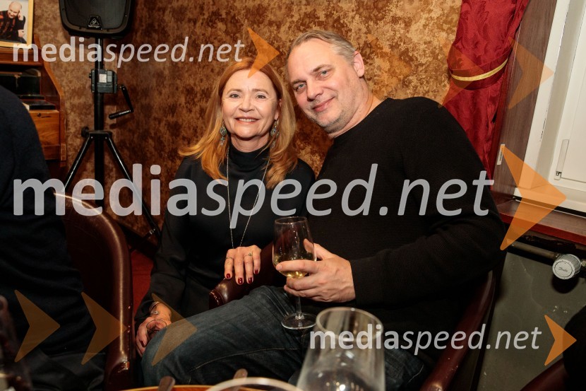  Vesna  Jevnikar, igralka;  Mattias Andersson, igralec, režiser in dramatikRazodetje, premiera, Prešernovo gledališče Kranj