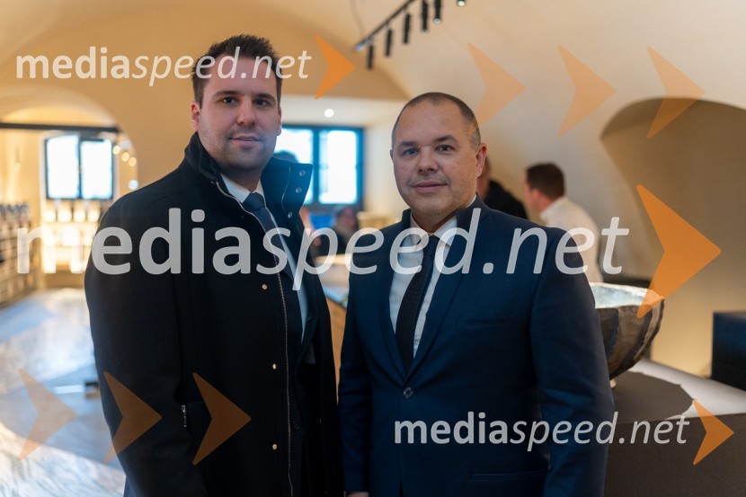  Tadej Ljubec, vodja restavracije Sedem, VSGT Mb;  Jure Struc, direktor, Zavod za turizem MariborNovinarska konferenca s predstavitvijo prenovljene Hiše Najstarejše trte