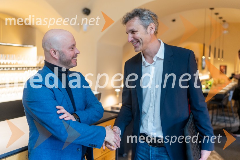  Matevž Frangež, državni sekretar;  Stojan Skalicky, Arhisol, d.o.o.Novinarska konferenca s predstavitvijo prenovljene Hiše Najstarejše trte