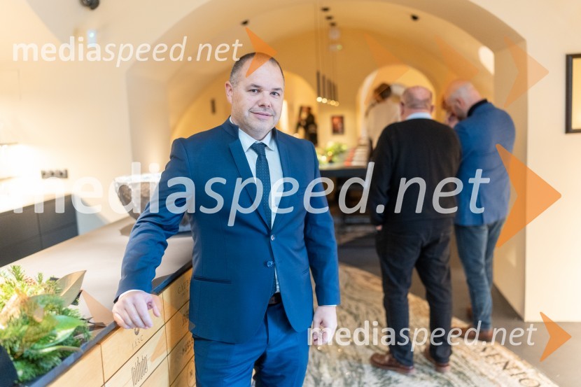  Jure Struc, direktor, Zavod za turizem MariborNovinarska konferenca s predstavitvijo prenovljene Hiše Najstarejše trte