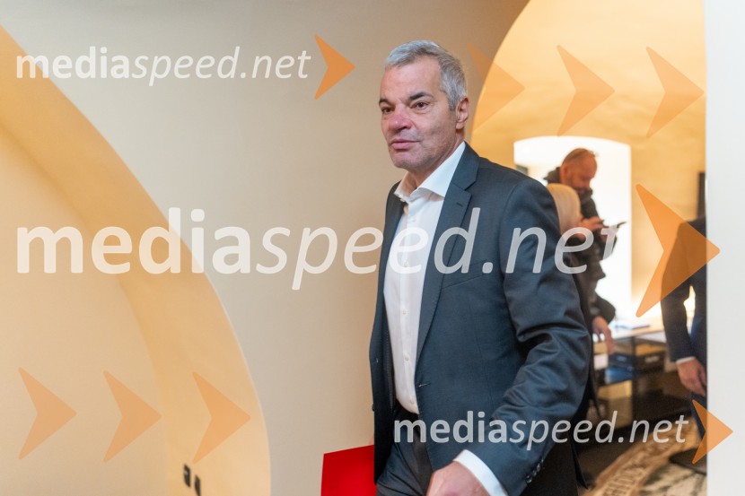  Aleksander Saša Arsenovič, župan, Mestna občina MariborNovinarska konferenca s predstavitvijo prenovljene Hiše Najstarejše trte