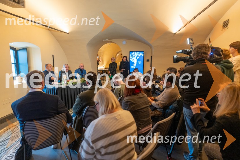 Novinarska konferenca s predstavitvijo prenovljene Hiše Najstarejše trte