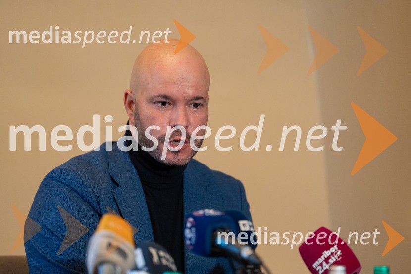  Matevž Frangež, državni sekretarNovinarska konferenca s predstavitvijo prenovljene Hiše Najstarejše trte