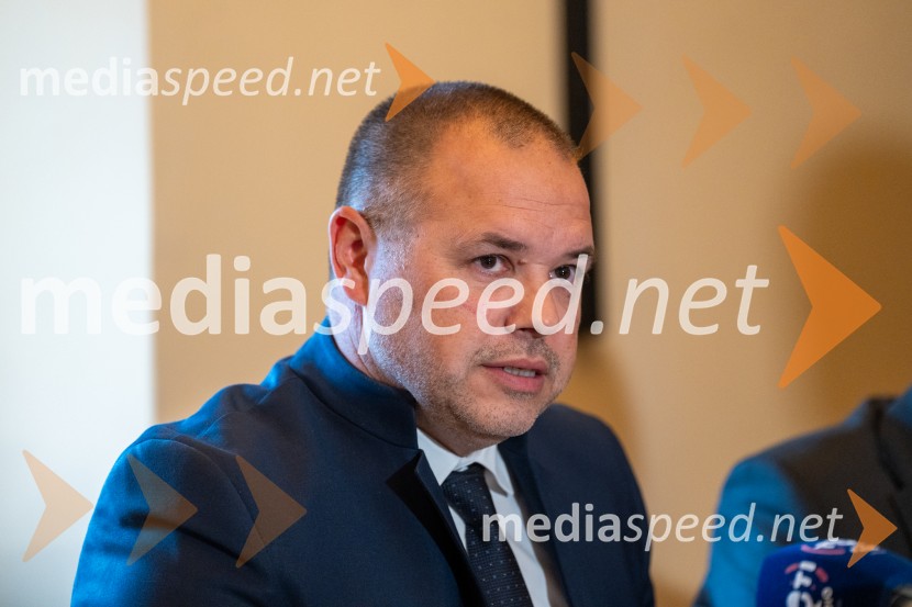  Jure Struc, direktor, Zavod za turizem MariborNovinarska konferenca s predstavitvijo prenovljene Hiše Najstarejše trte