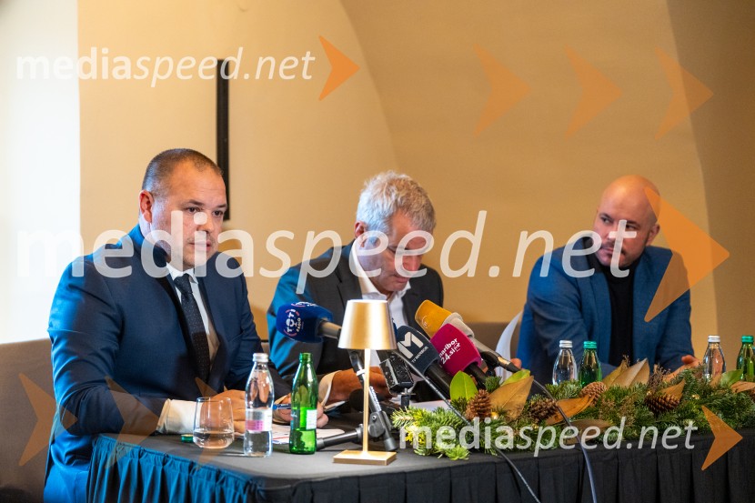  Jure Struc, direktor, Zavod za turizem Maribor;  Aleksander Saša Arsenovič, župan, Mestna občina Maribor;  Matevž Frangež, državni sekretarNovinarska konferenca s predstavitvijo prenovljene Hiše Najstarejše trte