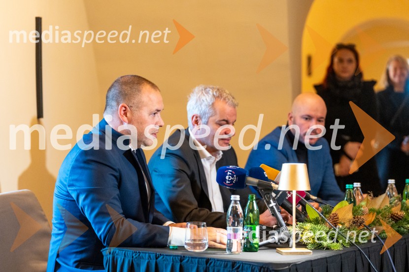  Jure Struc, direktor, Zavod za turizem Maribor;  Aleksander Saša Arsenovič, župan, Mestna občina Maribor;  Matevž Frangež, državni sekretarNovinarska konferenca s predstavitvijo prenovljene Hiše Najstarejše trte