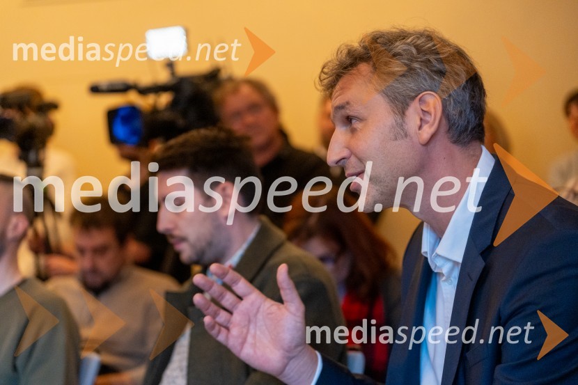  Stojan Skalicky, Arhisol, d.o.o.Novinarska konferenca s predstavitvijo prenovljene Hiše Najstarejše trte