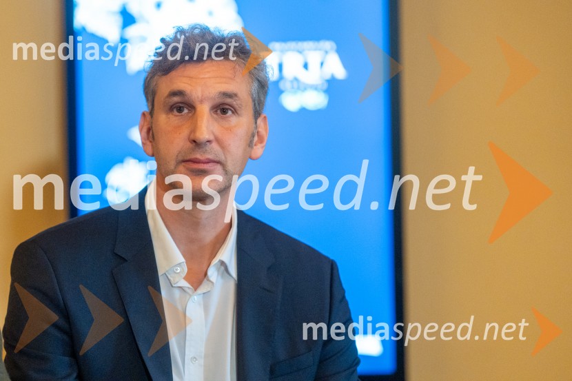  Stojan Skalicky, Arhisol, d.o.o.Novinarska konferenca s predstavitvijo prenovljene Hiše Najstarejše trte