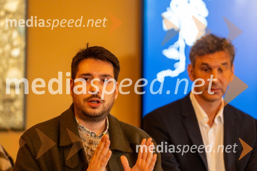  Jure  Kirbiš, kustos Umetnostne galerije Maribor;  Stojan Skalicky, Arhisol, d.o.o.Novinarska konferenca s predstavitvijo prenovljene Hiše Najstarejše trte