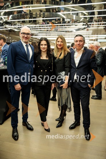  Urban  Korenjak, direktor trženja Europlakat;  Moeti  Korenjak Gobbo;  Barbara Berčan;  Boštjan Berčan, operativni direktorja EuroplakatŠportnik leta 2024, slavila Janja Garnbret in Tadej Pogačar