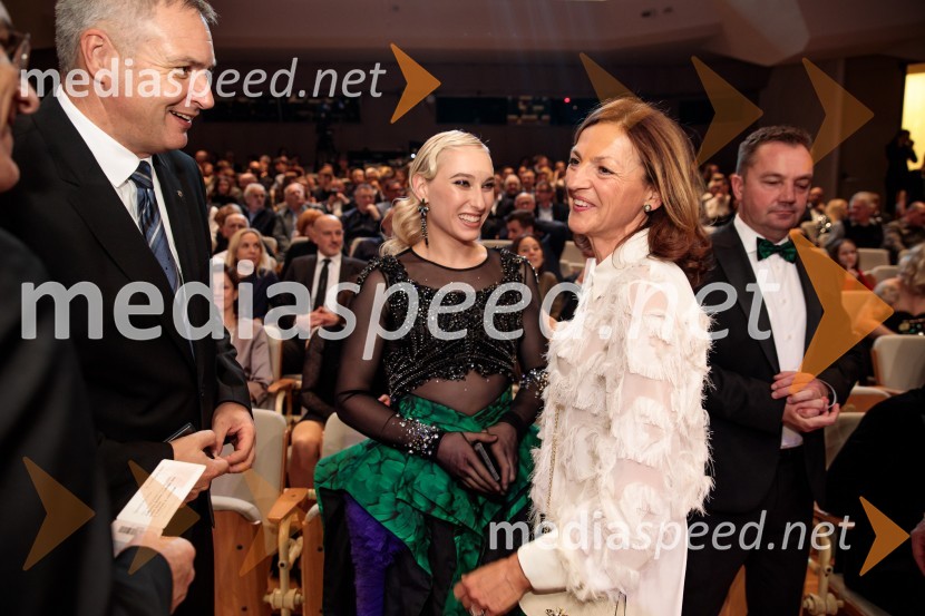  ... ;  Janja Garnbret, športna plezalka; dr. Maja Zalaznik, nekdanja ministrica za izobraževanje, znanost in šport;  ... Športnik leta 2024, slavila Janja Garnbret in Tadej Pogačar