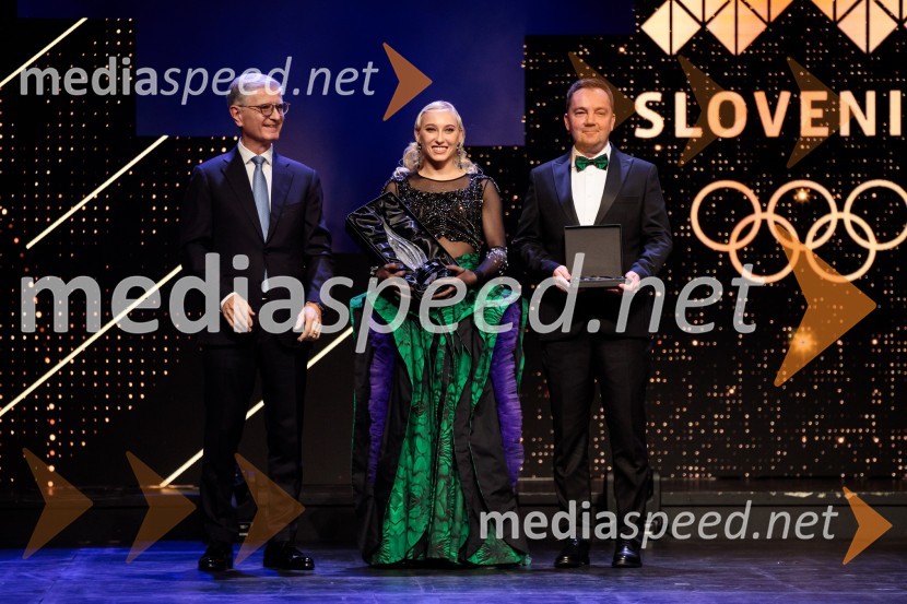  Franjo Bobinac, predsednik, Olimpijski komite Slovenije;  Janja Garnbret, športna plezalka;  Roman Krajnik, trener Janje GarnbretŠportnik leta 2024, slavila Janja Garnbret in Tadej Pogačar