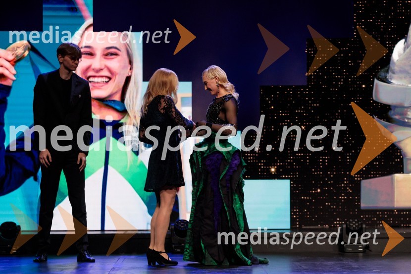  ... ;  Janja Garnbret, športna plezalkaŠportnik leta 2024, slavila Janja Garnbret in Tadej Pogačar