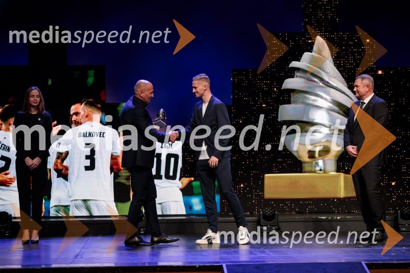  ... ;  Žan  Karničnik, nogometašŠportnik leta 2024, slavila Janja Garnbret in Tadej Pogačar