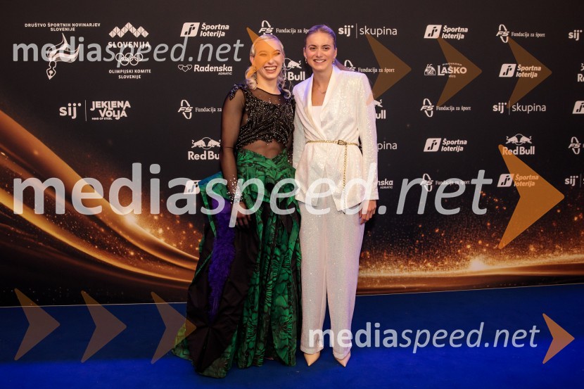  Janja Garnbret, športna plezalka;  Neža Klančar, plavalkaŠportnik leta 2024, slavila Janja Garnbret in Tadej Pogačar