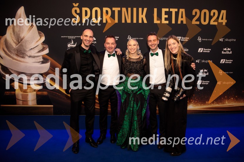  Tilen Lamut, Elevatum sports, odnosi z javnostmi, športni komentator;  Roman Krajnik, trener Janje Garnbret;  Janja Garnbret, športna plezalka;  ... ;  ... Športnik leta 2024, slavila Janja Garnbret in Tadej Pogačar