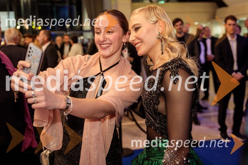  ... ;  Janja Garnbret, športna plezalkaŠportnik leta 2024, slavila Janja Garnbret in Tadej Pogačar