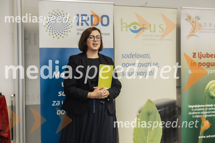  Nomi  Hrast , prorektorica za študentska vprašanja Univerze v MariboruHorus in Adrastos 2024, podelitev nagrad