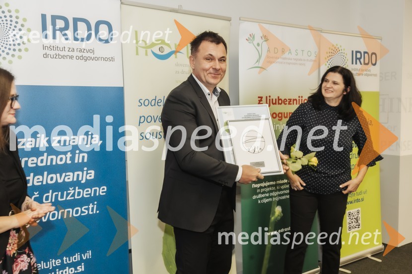  Miro Peharda; mag. Anita Hrast, direktorica, Inštitut IRDO, Inštitut za razvoj družbene odgovornosti Horus in Adrastos 2024, podelitev nagrad