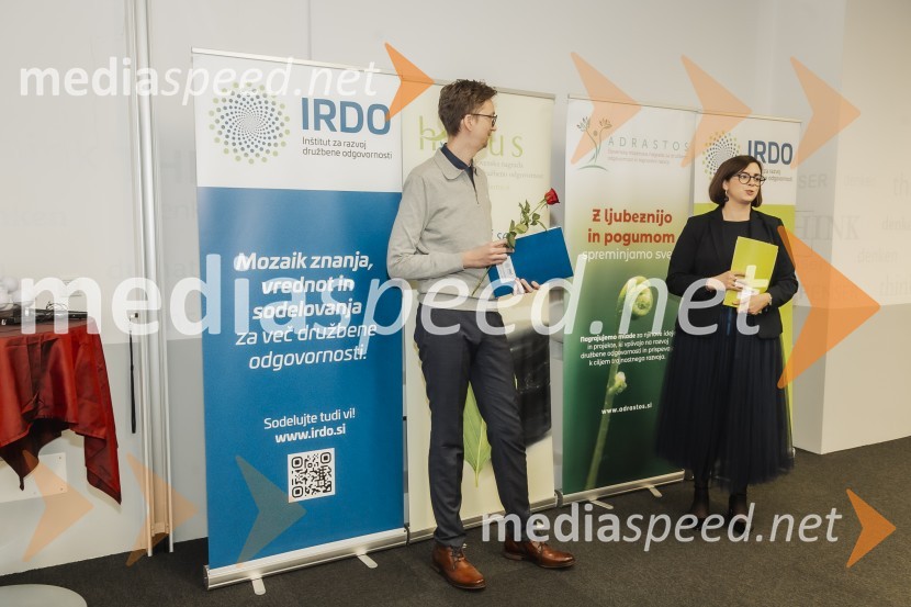  Anej Irgolič;  Nomi  Hrast,  prorektorica za študentska vprašanjaHorus in Adrastos 2024, podelitev nagrad