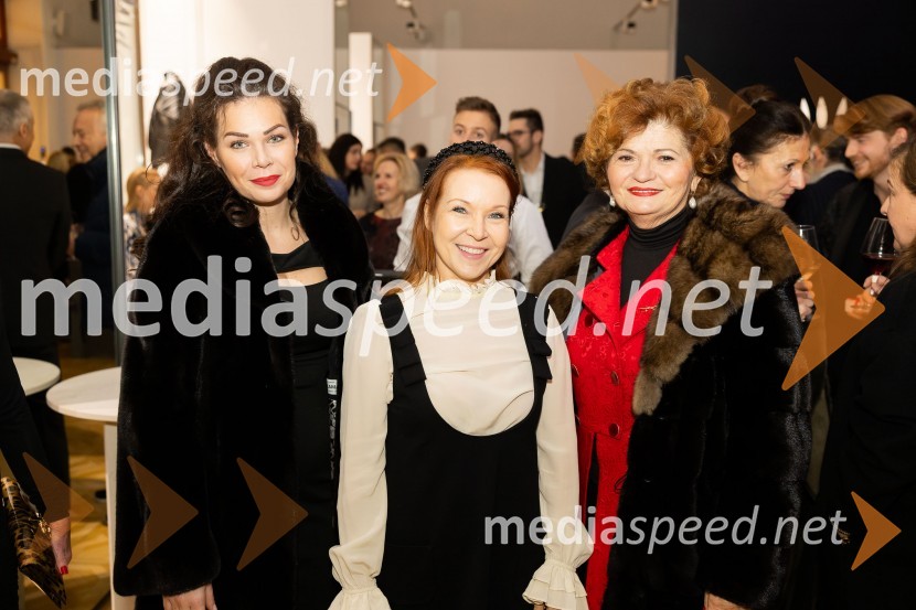  ... ;  Irena Jalšovec Kogoj - Regina, pevka;  ... Asko odprl svoj prvi showroom v Sloveniji z modnim oblikovalcem Maticem Velerjem