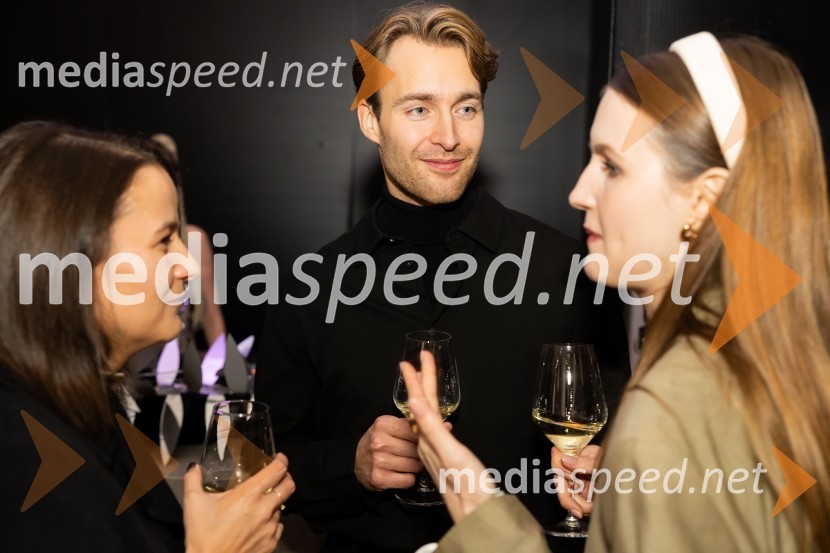  ... ;  Luka Bokšan, igralec;  Lucija Harum, igralka, pevkaAsko odprl svoj prvi showroom v Sloveniji z modnim oblikovalcem Maticem Velerjem