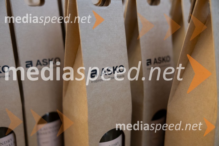Asko odprl svoj prvi showroom v Sloveniji z modnim oblikovalcem Maticem Velerjem